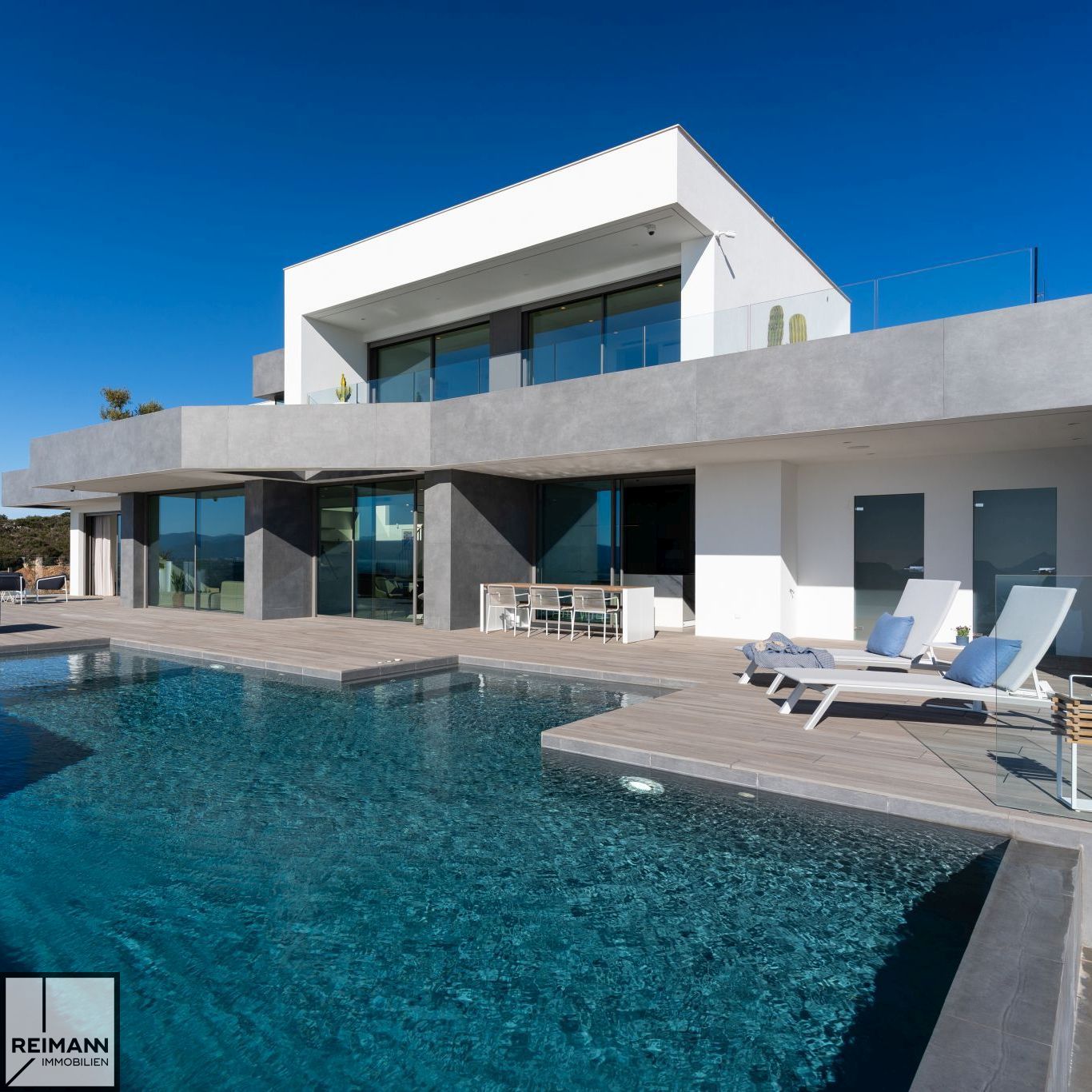 Luxus-Villa mit spektakulärem Mittelmeerblick in der Provinz Alicante (Spanien)