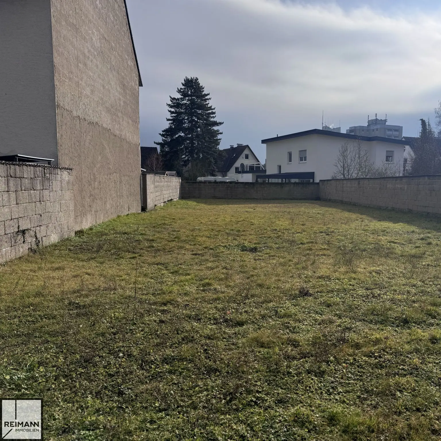 Teilerschlossenes Baugrundstück als Baulücke