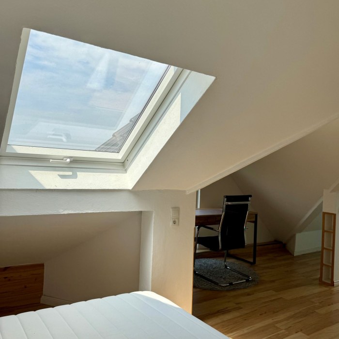 Möbliertes WHU-Zimmer mit Dachterrasse und Garten in einer 3er WG